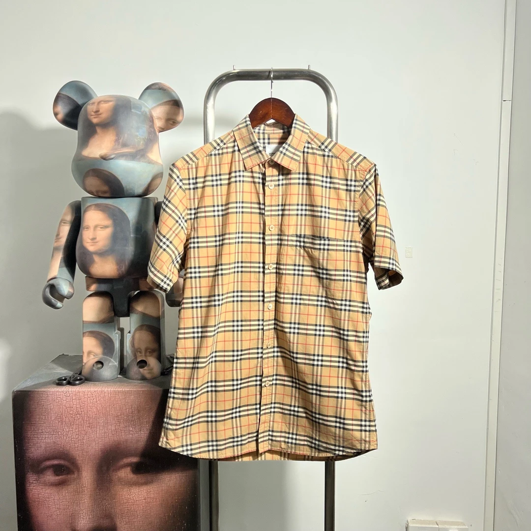 99新 BURBERRY/博柏利 短袖衬衫 S0252 尺码：M胸围56衣长75 编码3