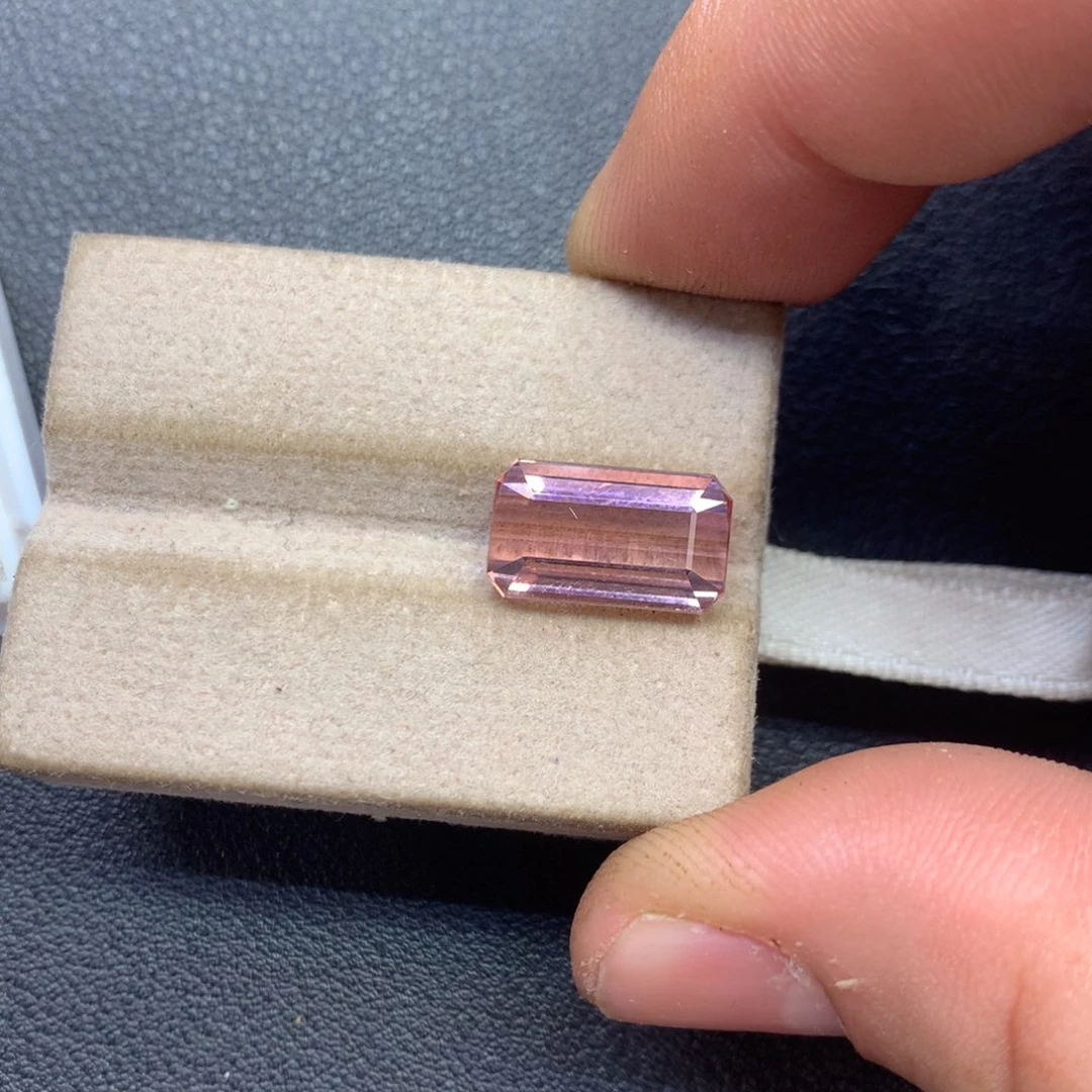 碧玺裸石未镶嵌6.46ct全净