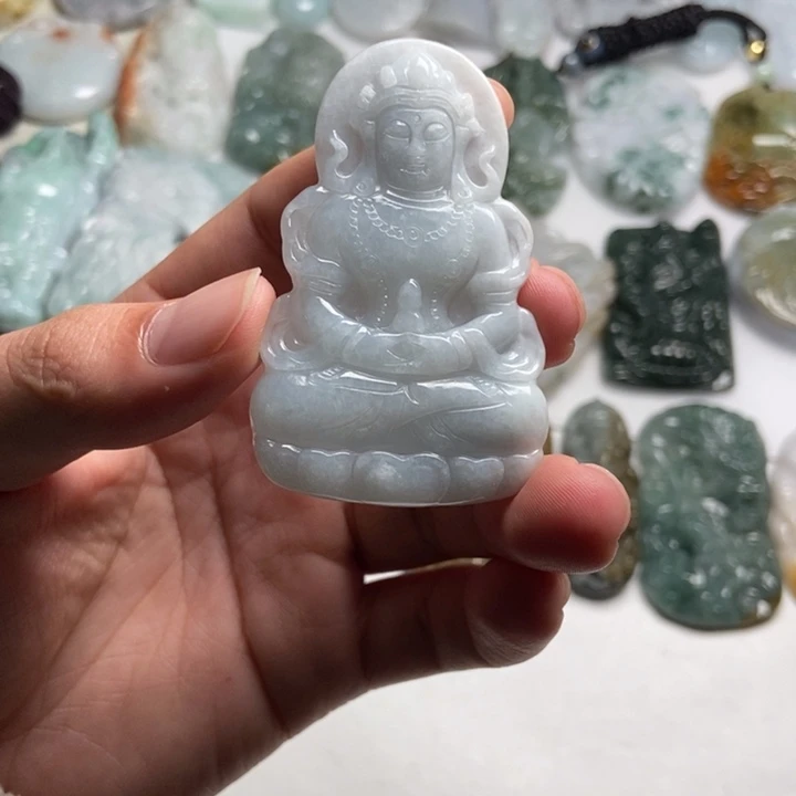 翡翠未镶嵌颈饰渡母43