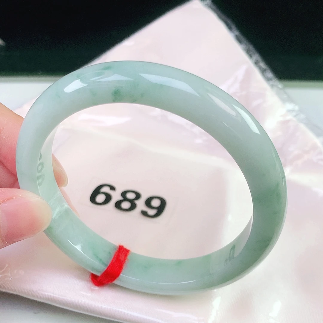 未镶嵌手镯翡翠689