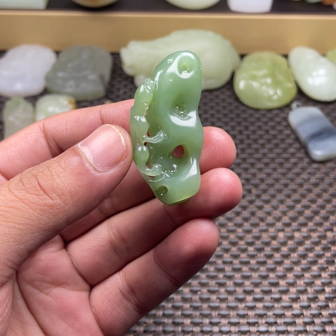 和田玉未镶嵌挂件