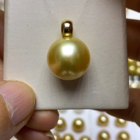 颈饰海水珍珠18K金镶嵌