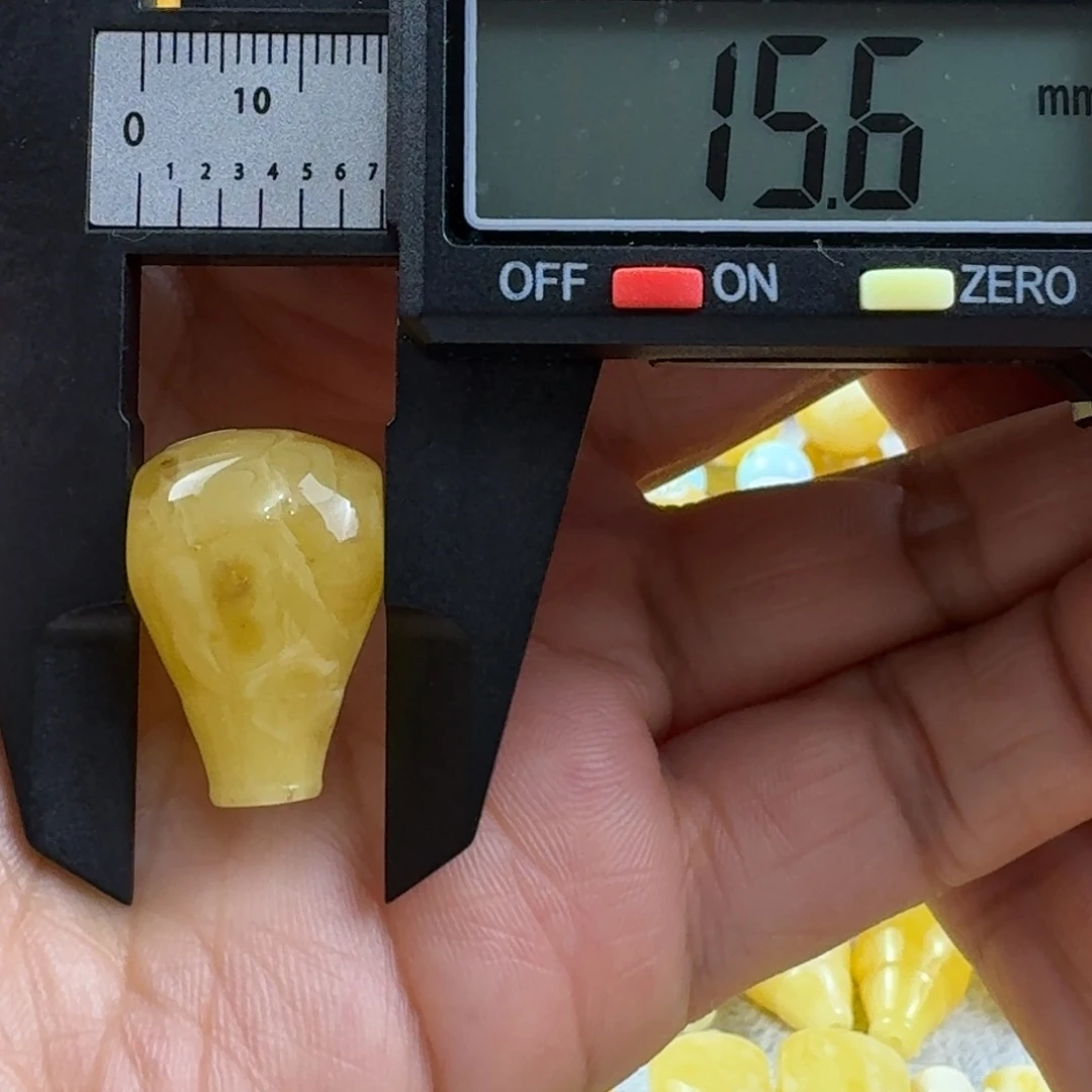 蜜蜡未镶嵌裸石27杂