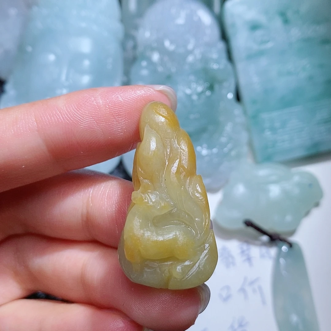 未镶嵌定制翡翠毛货付款后确认抛光