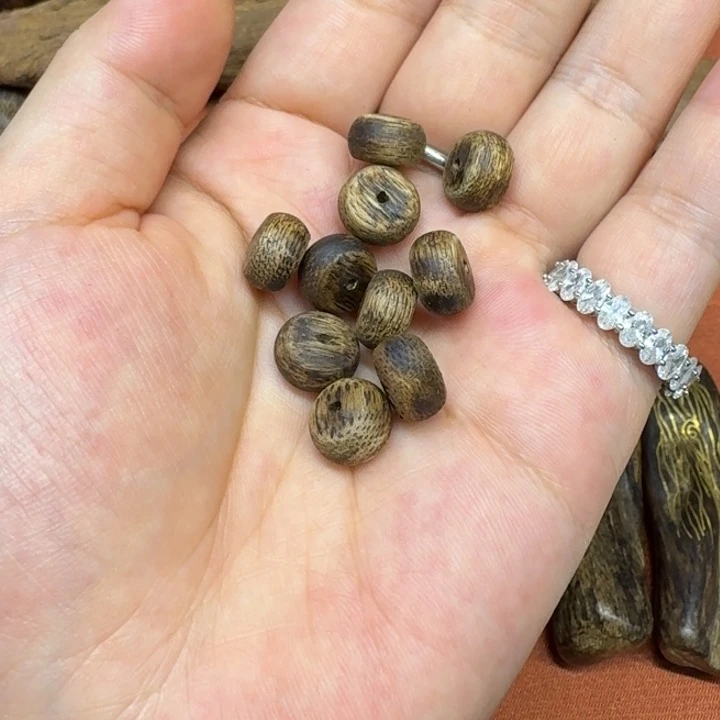 大叶紫檀（黑酸枝木类）