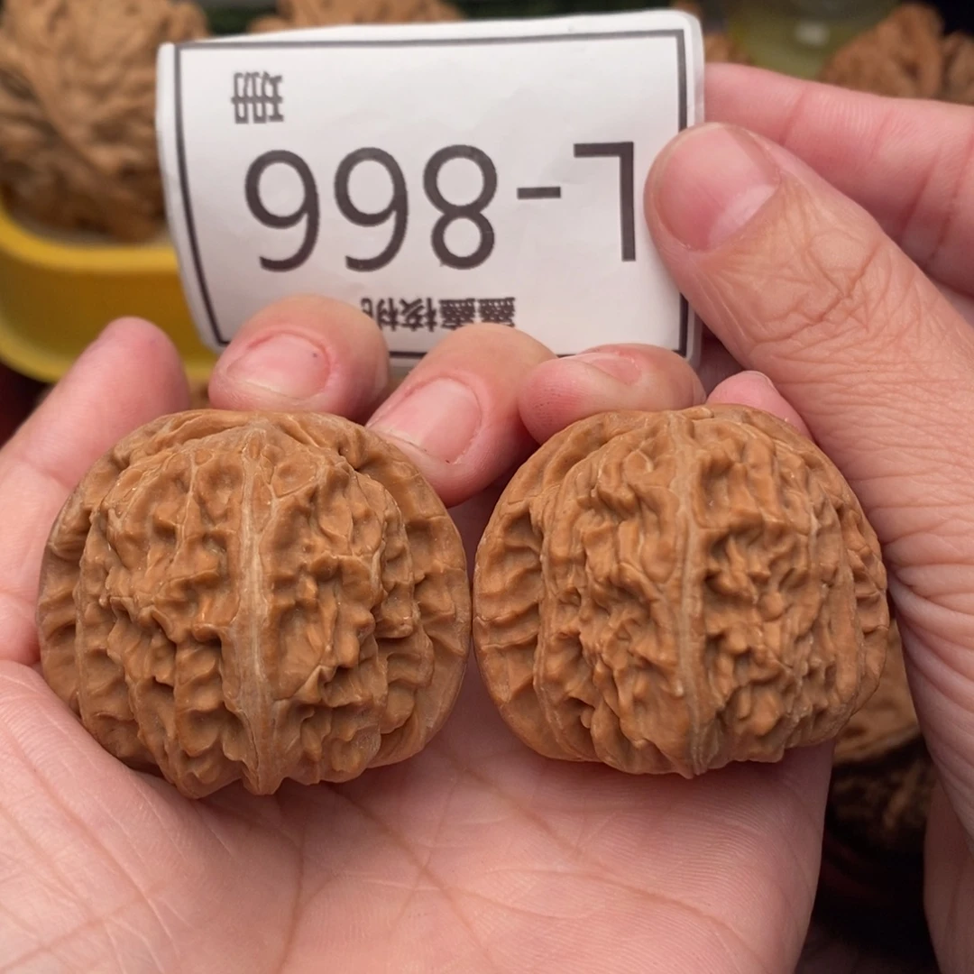 把件文玩核桃狮子头39….