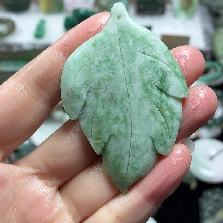 独山玉未镶嵌吊坠