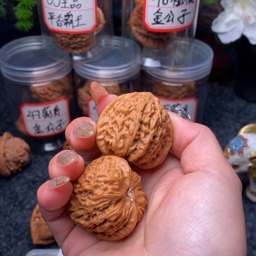 【闪购商品】文玩核桃把件：***℃373金牛……