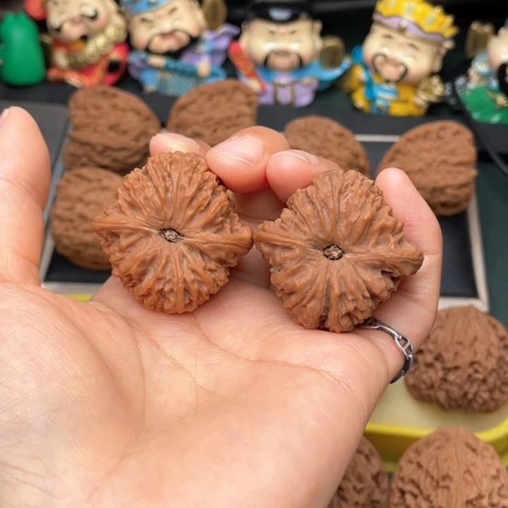 吊坠文玩核桃39尺炮弹小凹