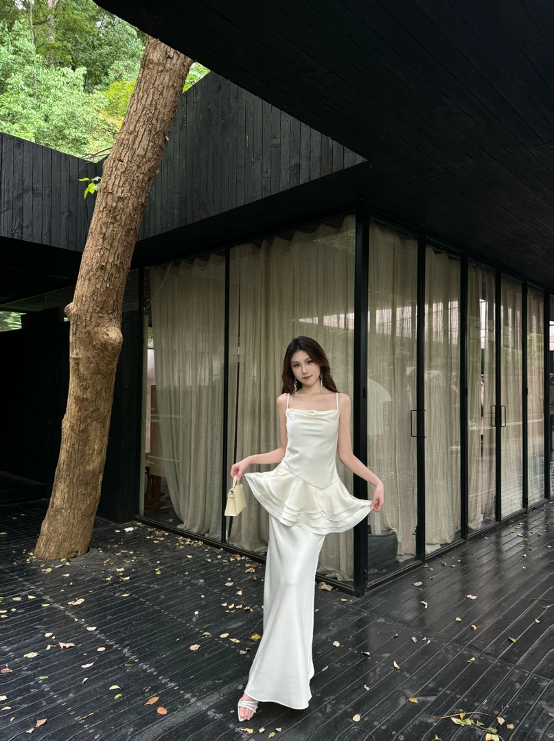 【千金归来】杏色法式设计师一字肩轻奢收腰财阀千金小洋装套装