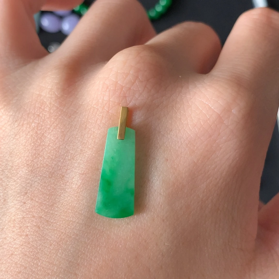 莓***鸭翡翠18K金镶嵌吊坠(不含链)