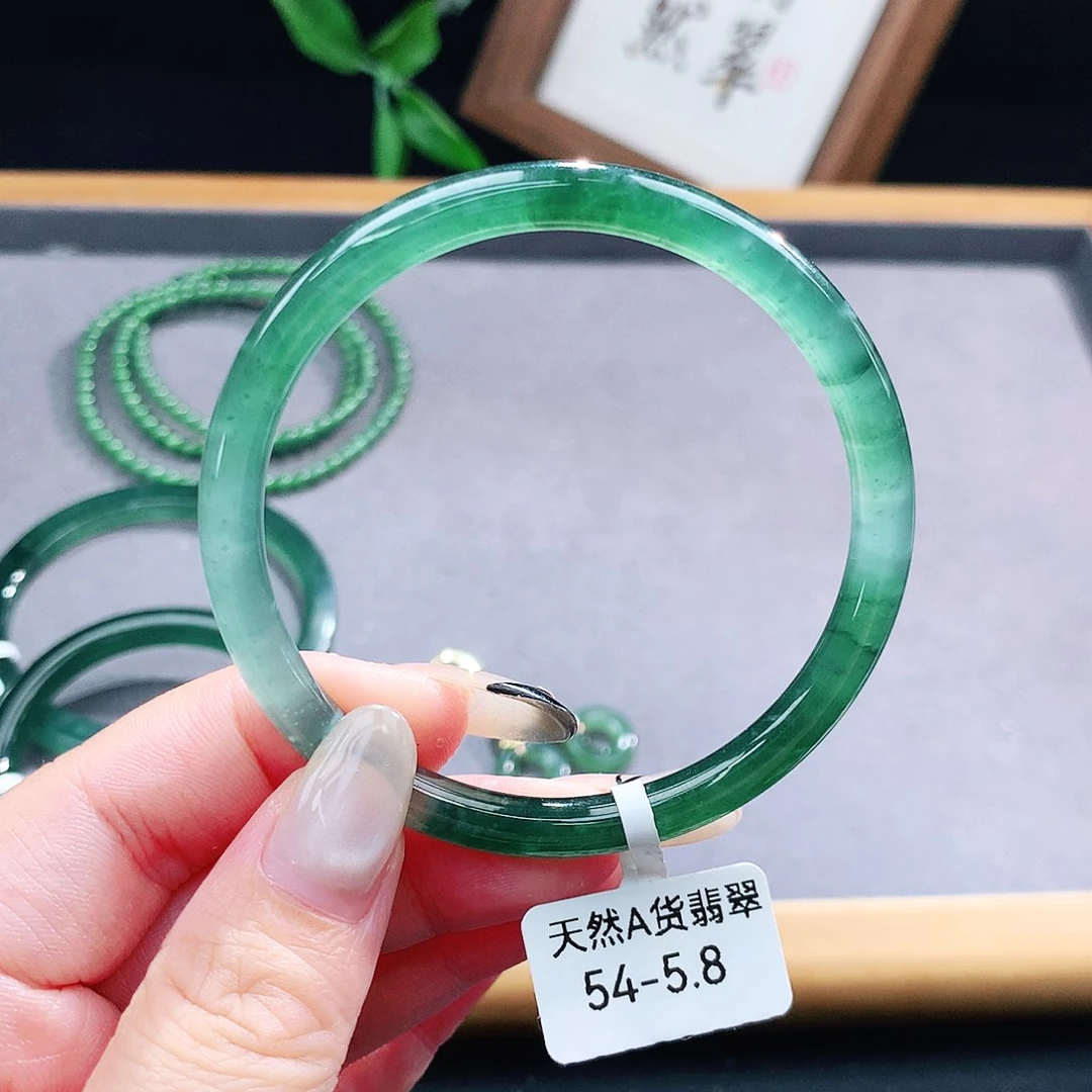 翡翠手镯（圆镯）未镶嵌