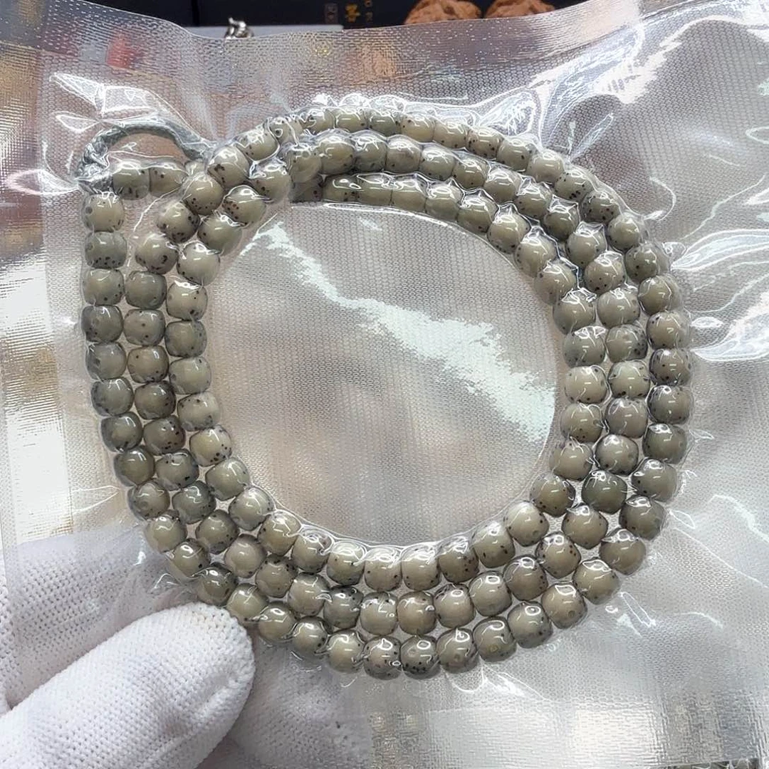 星月菩提手串22梵天冰白绿背大眼睛通体6左右108