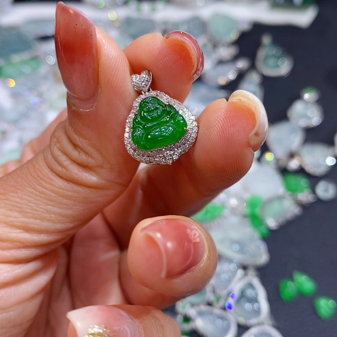 翡翠18K金镶嵌颈饰