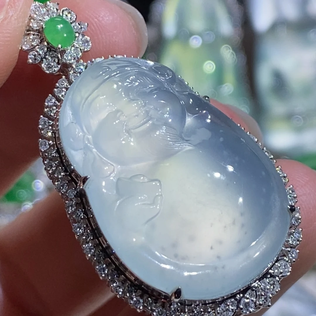 翡翠18K金镶嵌颈饰财神爷