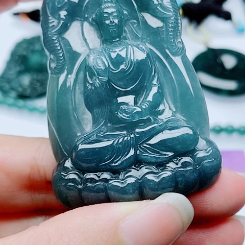 颈饰未镶嵌翡翠