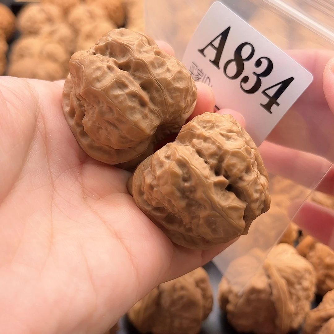 伟***少把件文玩核桃蛙蛙精品40肚43