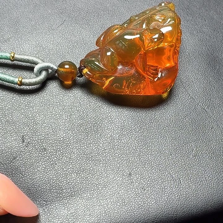 琥珀未镶嵌珠宝奇石吊