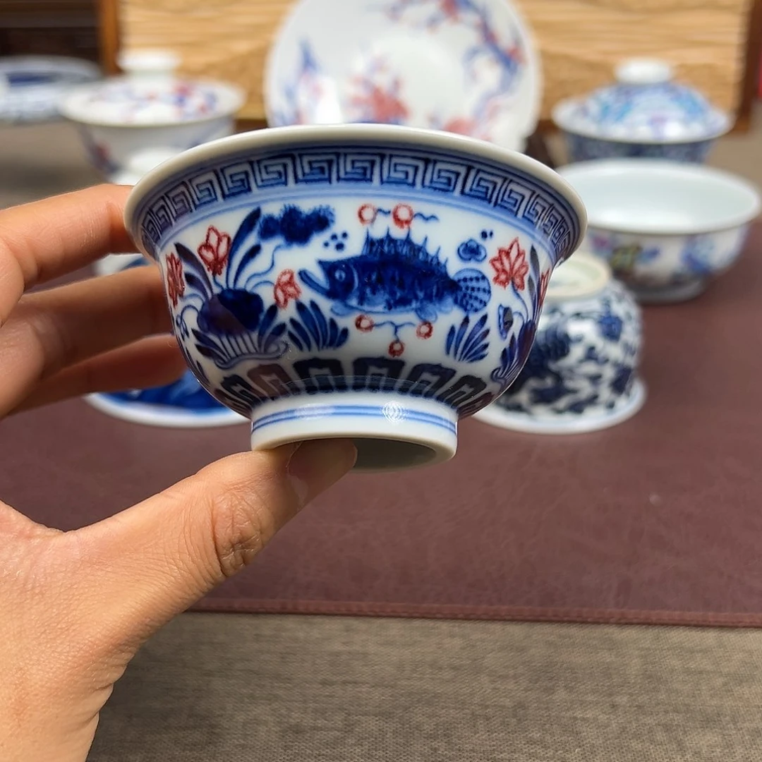 摆件景德镇青花釉里红鱼压手杯