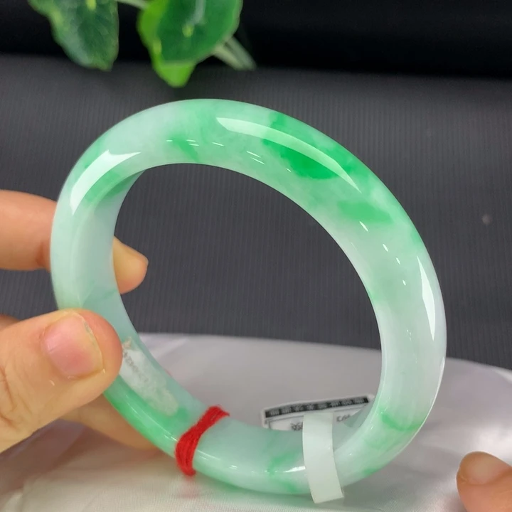 翡翠手镯未镶嵌正圈57