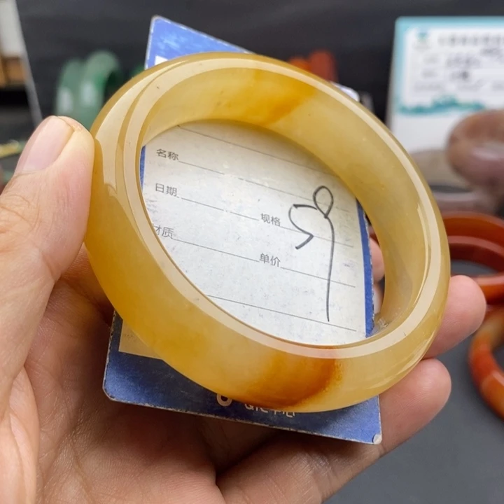 未镶嵌手镯石英质玉
