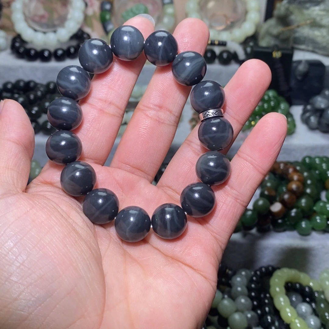 虢***虎和田玉未镶嵌手链