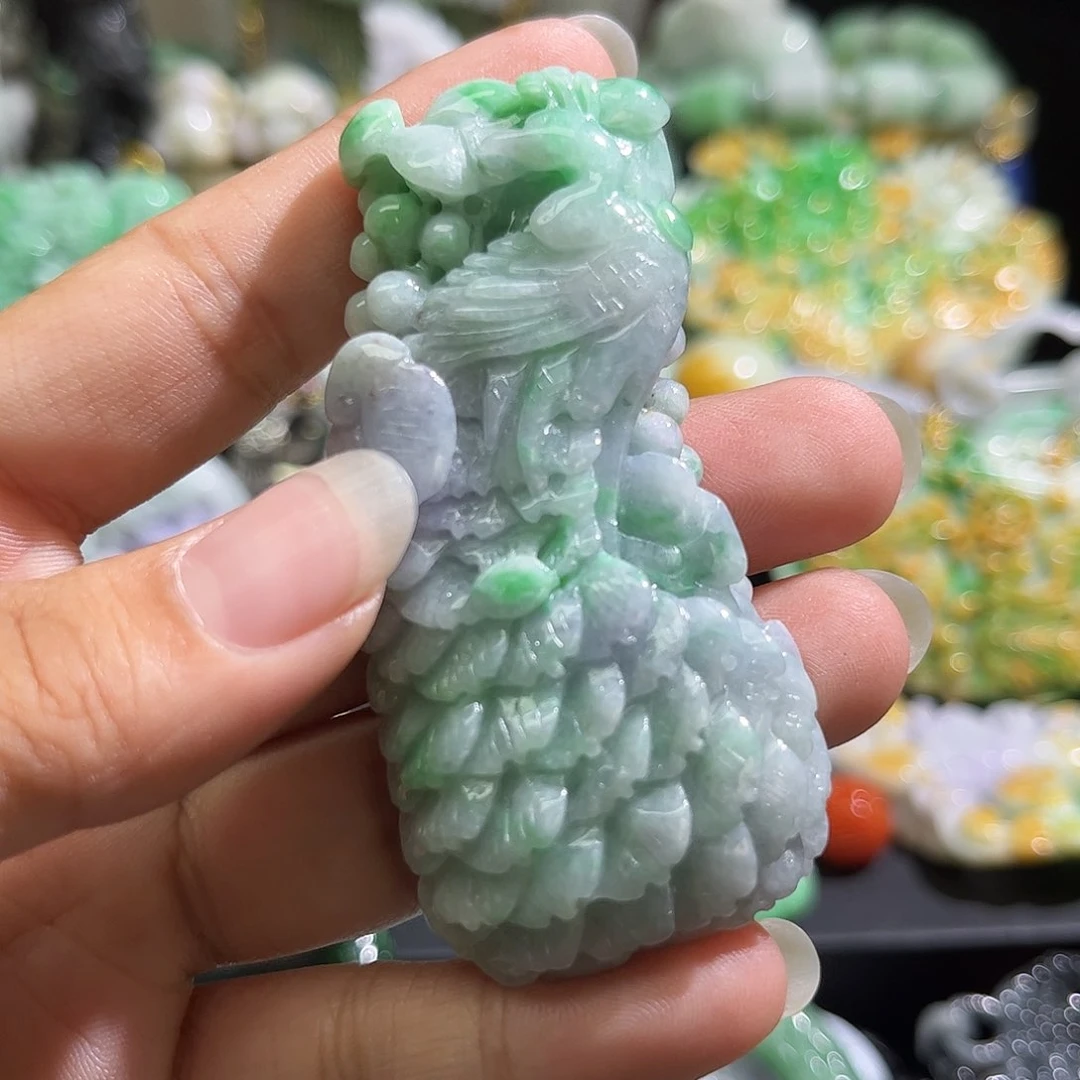 翡翠未镶嵌颈饰待编织