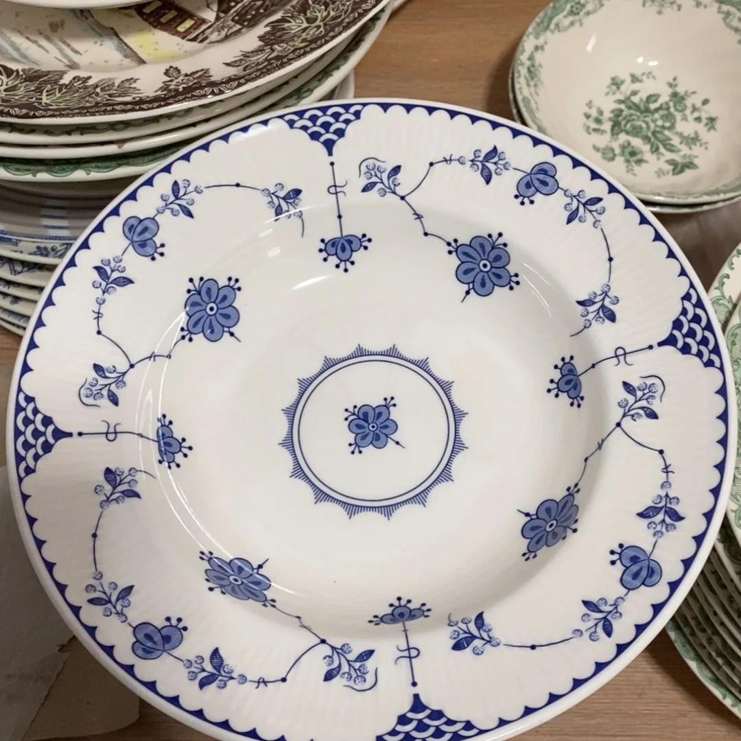 M***何瓷微瑕唐草十寸平盘