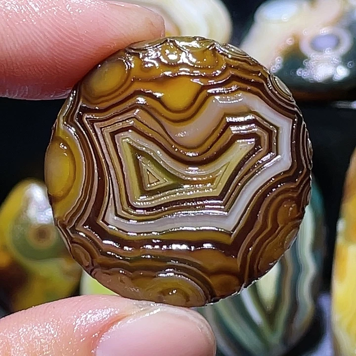 玛瑙/玉髓未镶嵌珠宝奇石