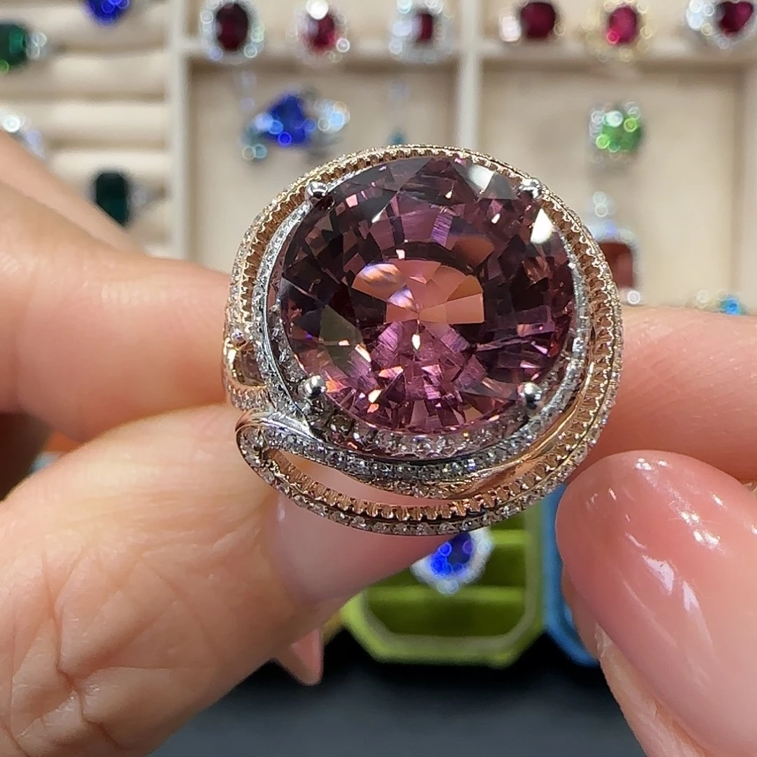 18K金镶嵌戒指碧玺10.75ct