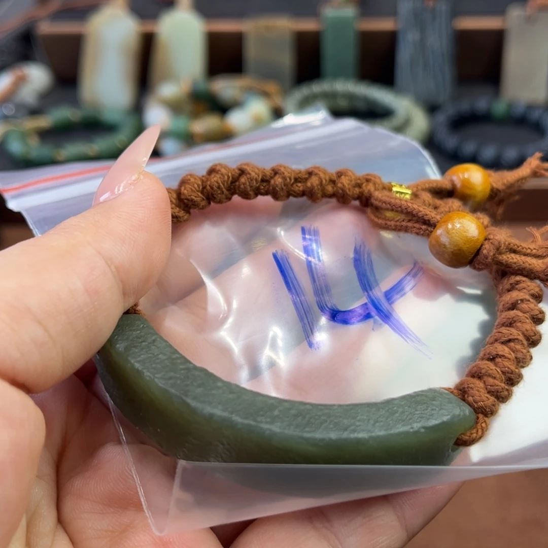 和田玉颈饰未镶嵌L***?