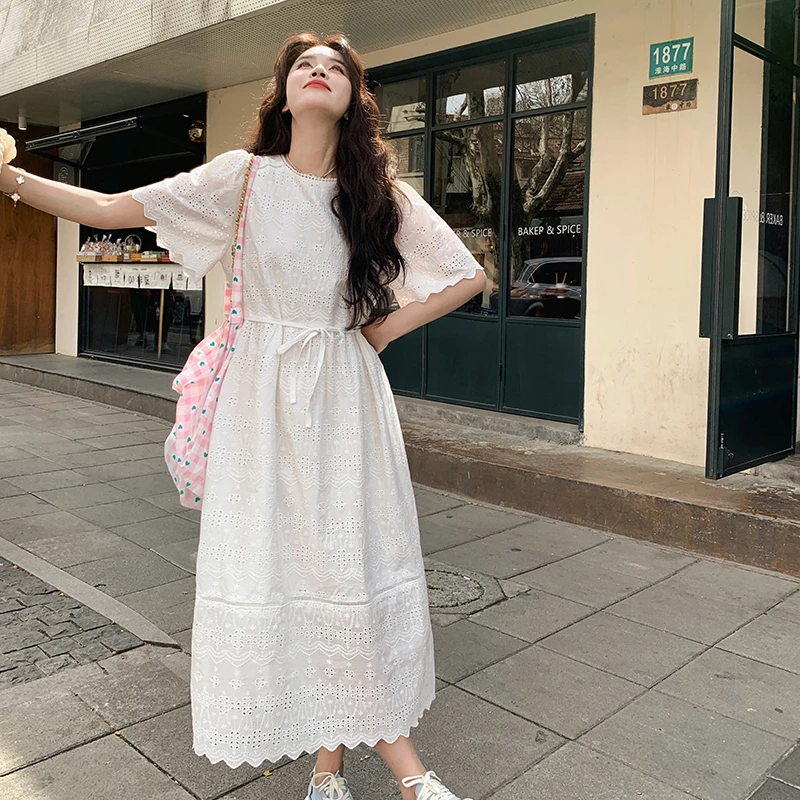 法式白色镂空连衣裙女夏2024新款小清新学院风初恋小白裙爆款洋气