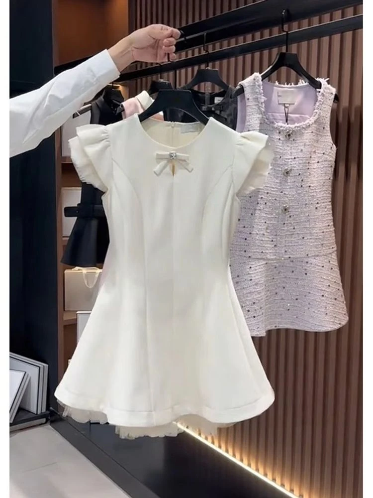 夏季2025新款轻奢高级感裙子小香风超火甜美减龄白色小飞袖连衣裙