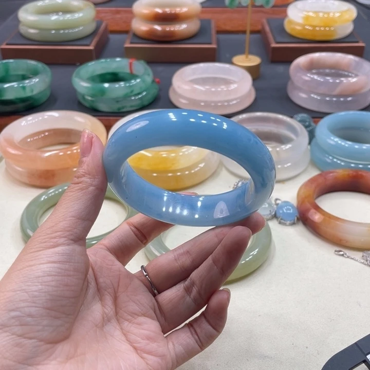 无非金属58.1手镯