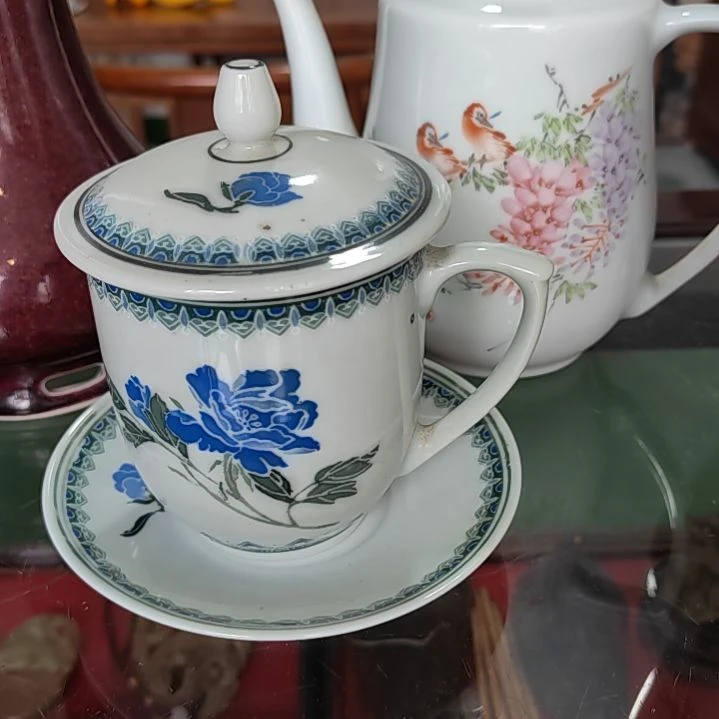 景德镇精美陶瓷摆件