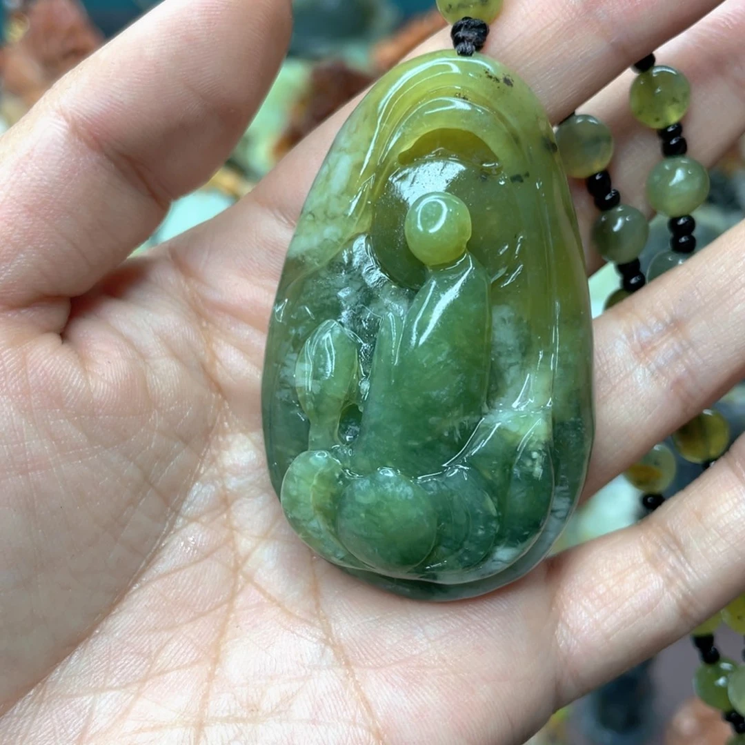 蛇纹石玉颈饰未镶嵌