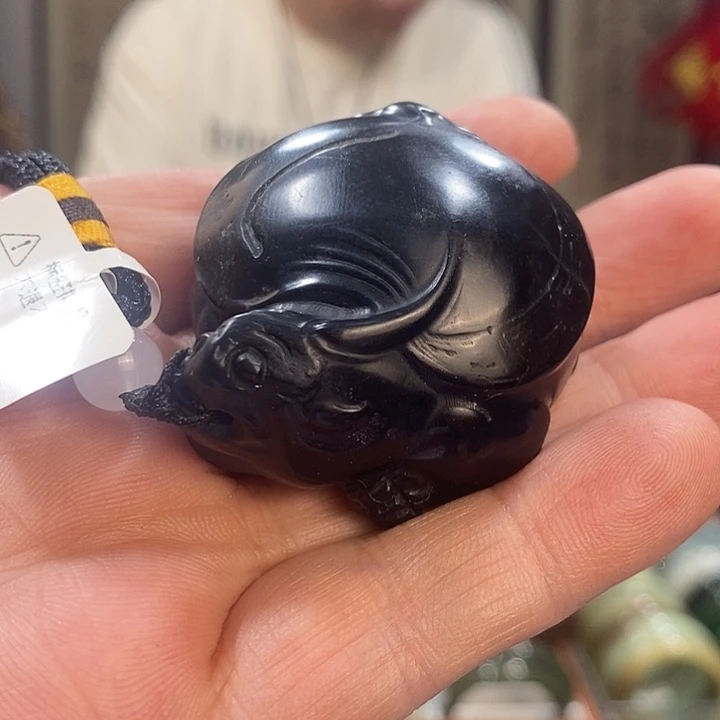 和田玉未镶嵌把件