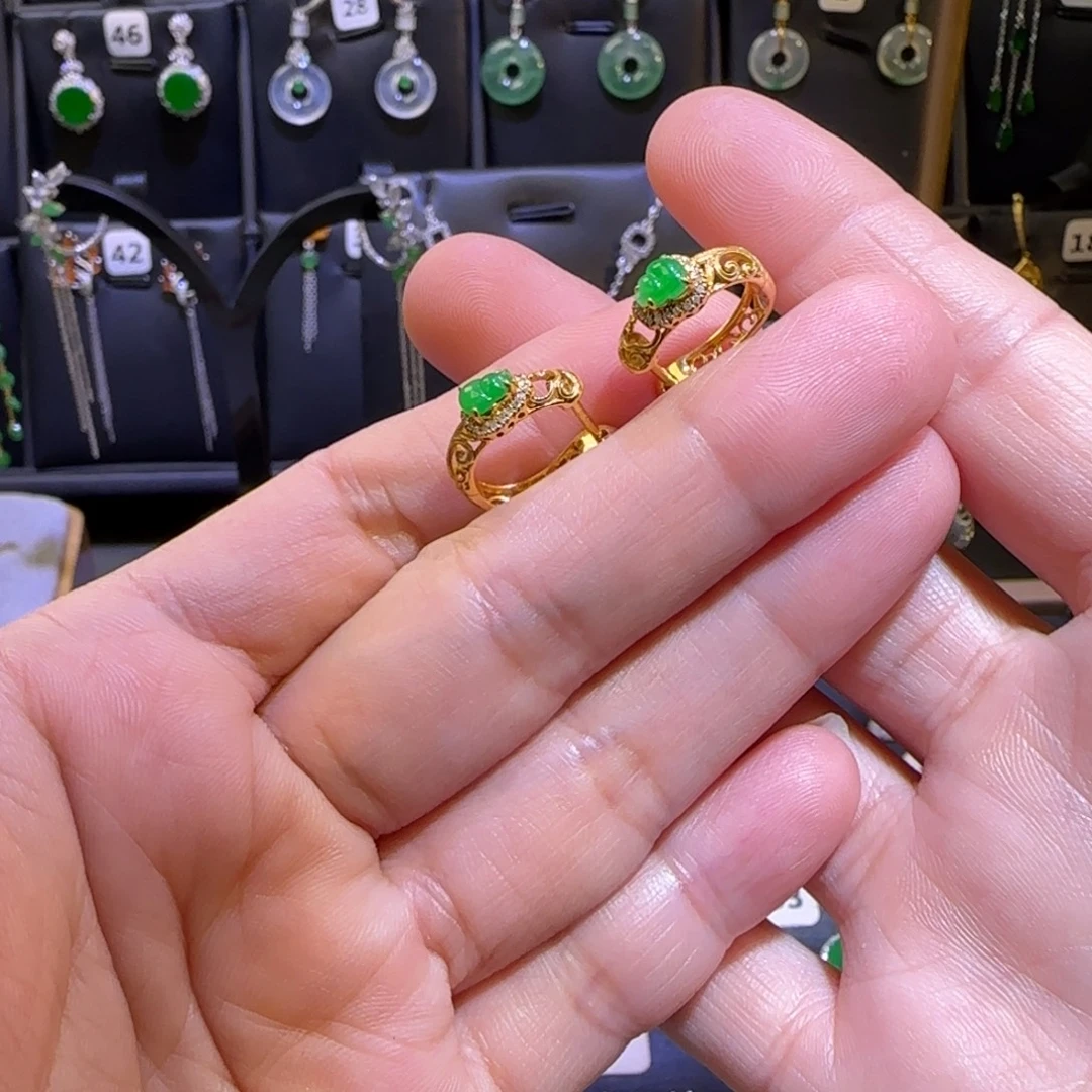 翡翠18K金镶嵌耳饰