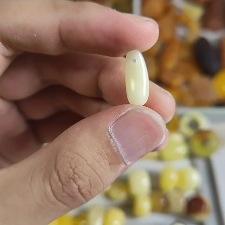 未镶嵌琥珀裸石卡子