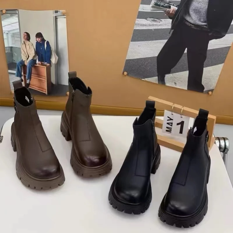 娜娜家2025新款百搭平底厚跟加绒短靴女18-7S