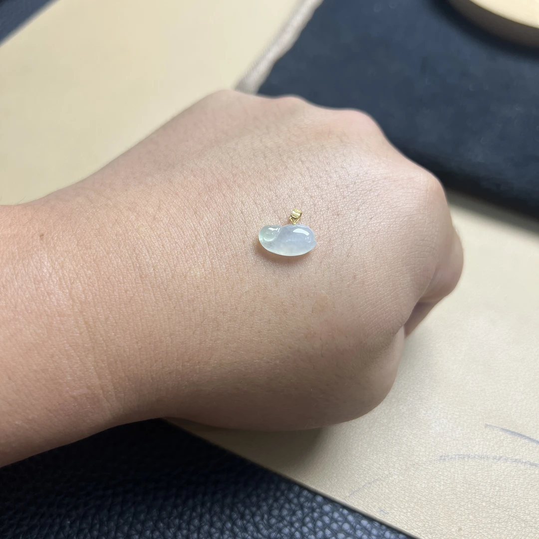 翡翠小海豚吊坠冰种水头好可爱18K平安圆满伴高贵精致素款