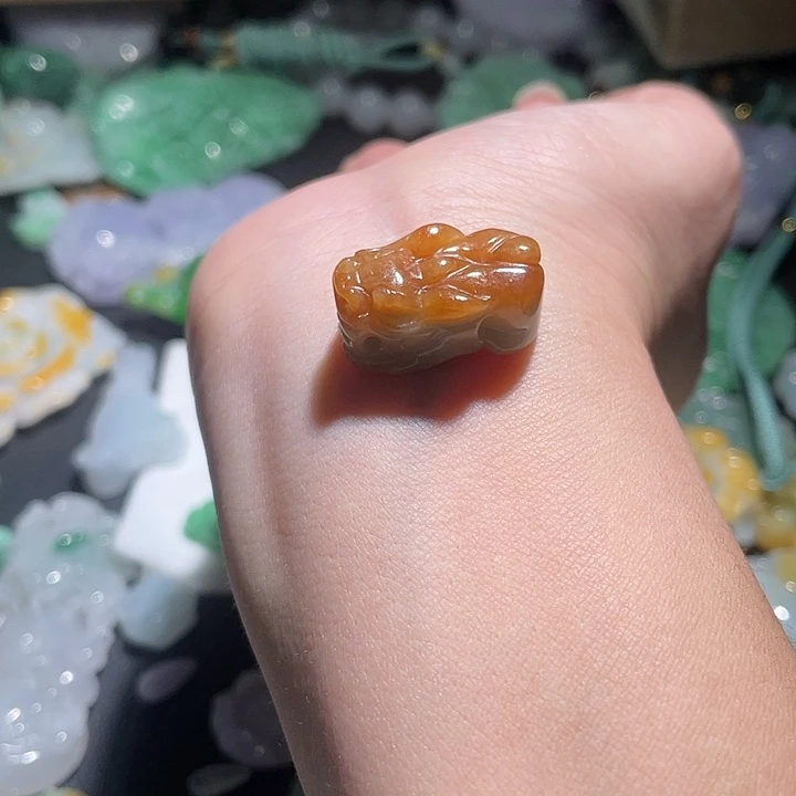 颈饰未镶嵌翡翠天