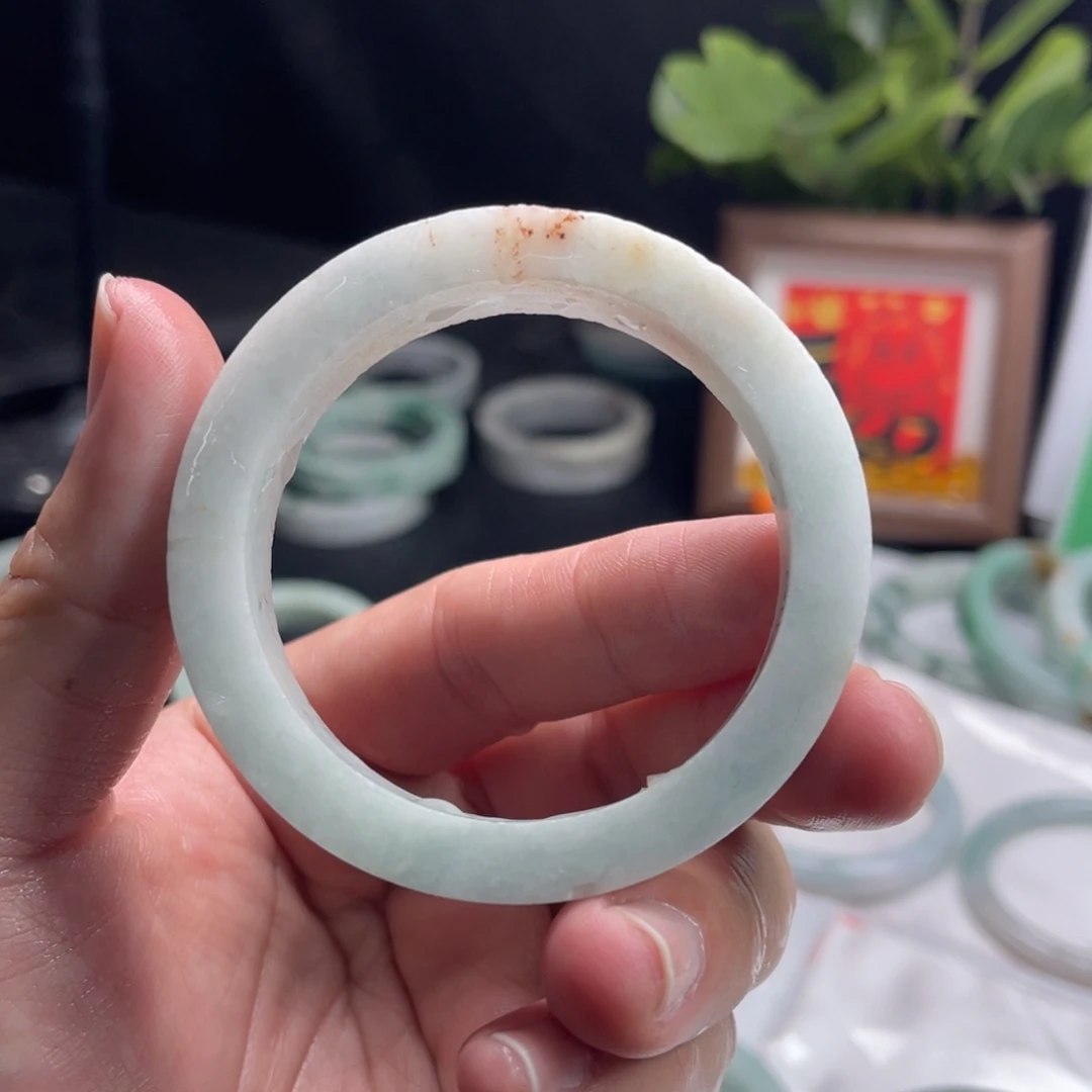 定制翡翠未镶嵌手镯