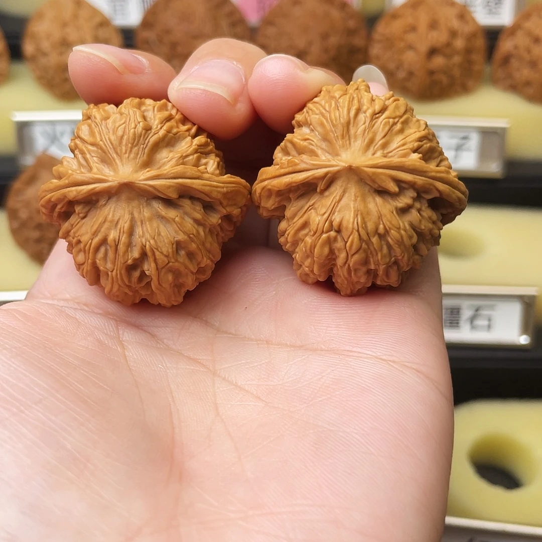 沉***對文玩核桃吊坠红豆36全品830