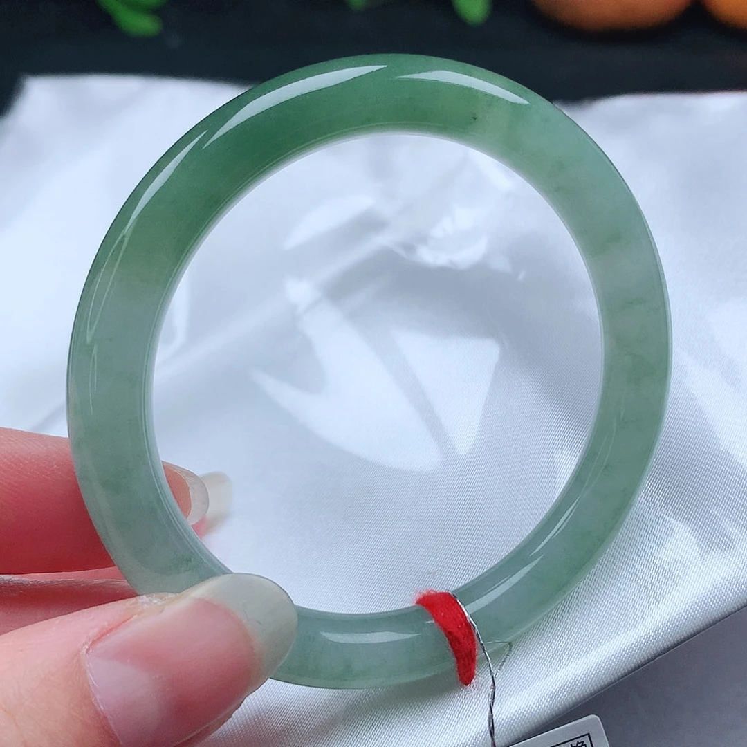 翡翠手镯未镶嵌53+圆