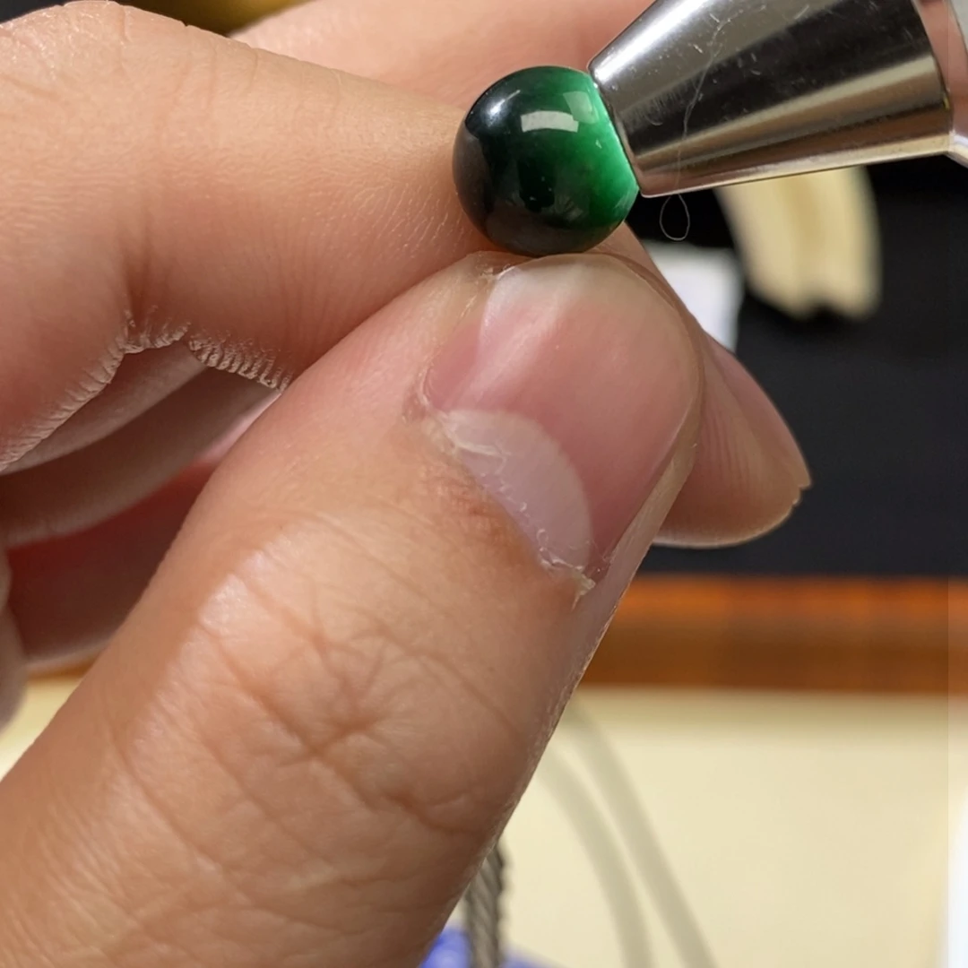 翡翠颈饰未镶嵌翡翠珠子