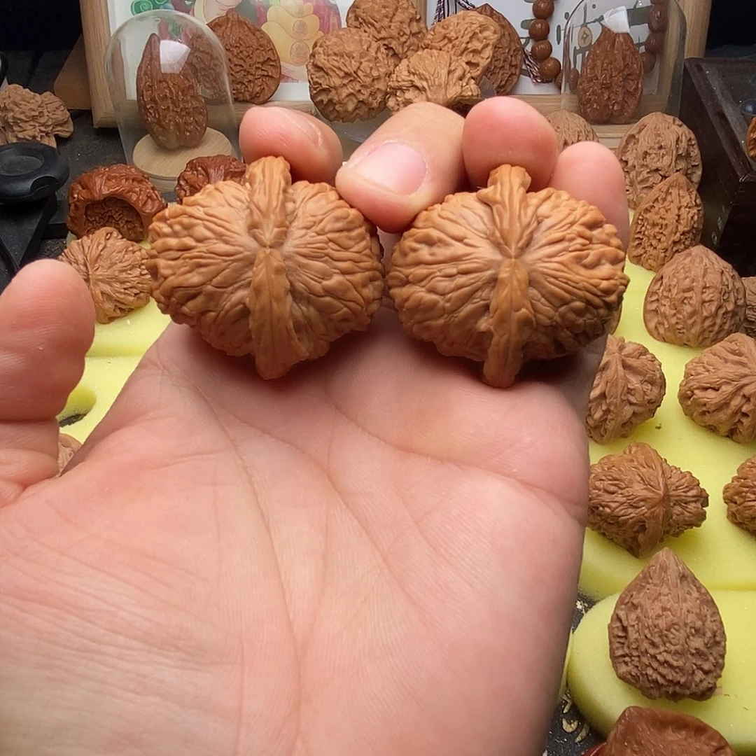 c***l把件文玩核桃卡姿兰球白