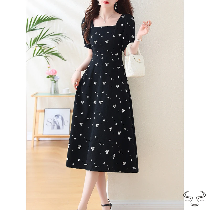2025黑色赫本风碎花连衣裙女夏2024法式收腰显瘦方领a字裙子