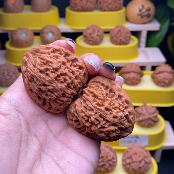 把件文玩核桃灿三角高炮疆40