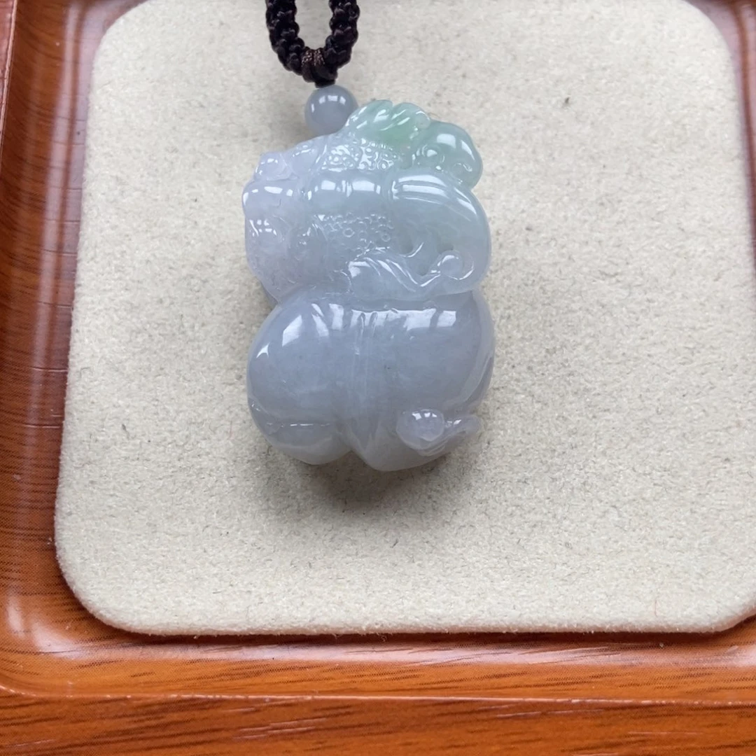 翡翠未镶嵌颈饰霸王貔貅吊坠
